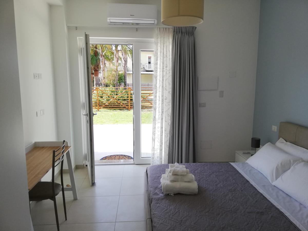 Assteas Rooms Paestum Esterno foto